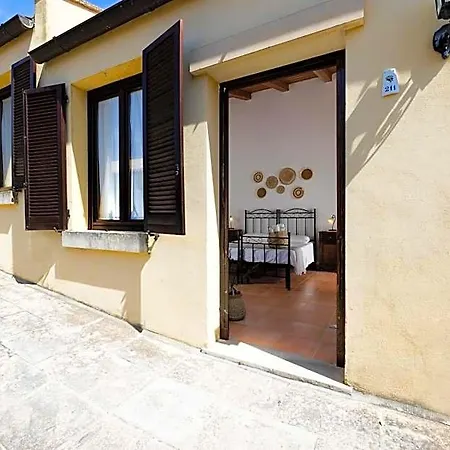 Tenuta Santicuti 4*