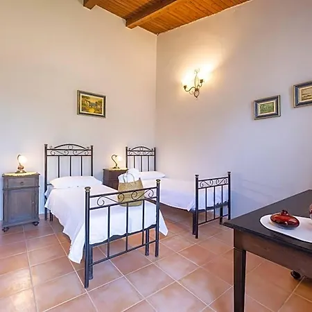 Tenuta Santicuti 4*