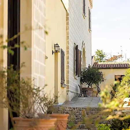 Hotel Tenuta Santicuti 4*